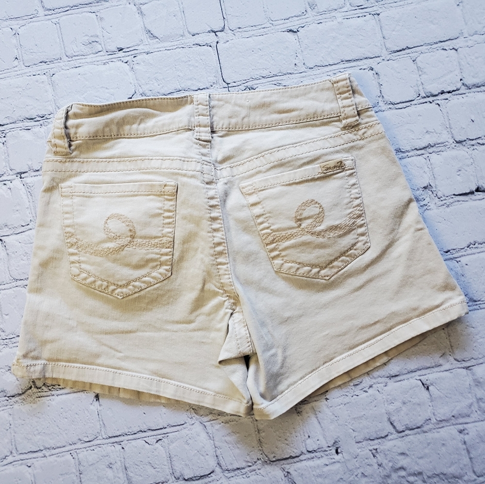 Seven7 Tan Khaki Jean 4.5"  Shorts Sz 8